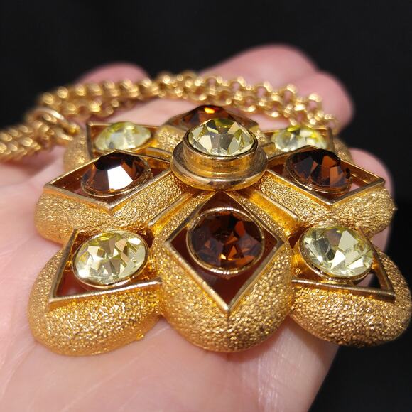 Sarah Coventry "Starburst" Pendant Necklace, Austrian Crystal Rhinestones, 1970s - Picture 10 of 10